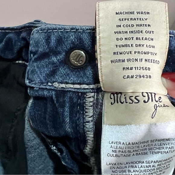 Vintage Miss Me Jeans Girls 14 Capri Crop Distressed Skinny Slim Shorts Blythe - Picture 7 of 13